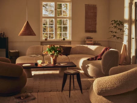 Loja online 24 Mesa lateral Ferm Living Feve em madeira maciça